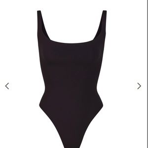 SKIMS Fits Everybody Square Neck Thong Bodysuit Small onyx black